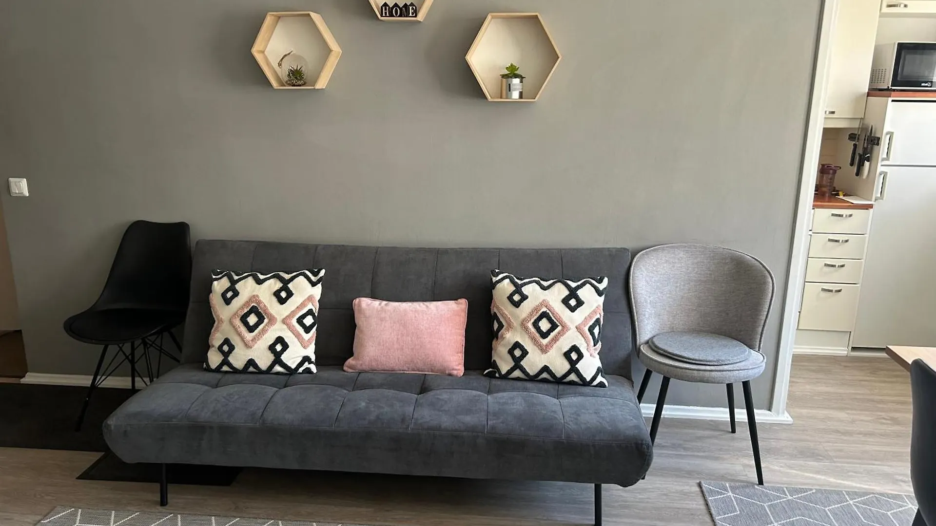 Scandinavian Home 17 City Center Tyoemiehenkatu 2B 赫尔辛基 公寓